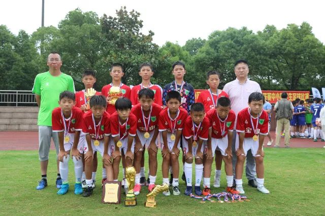曼联已着手寻找替代卡里克的候选人